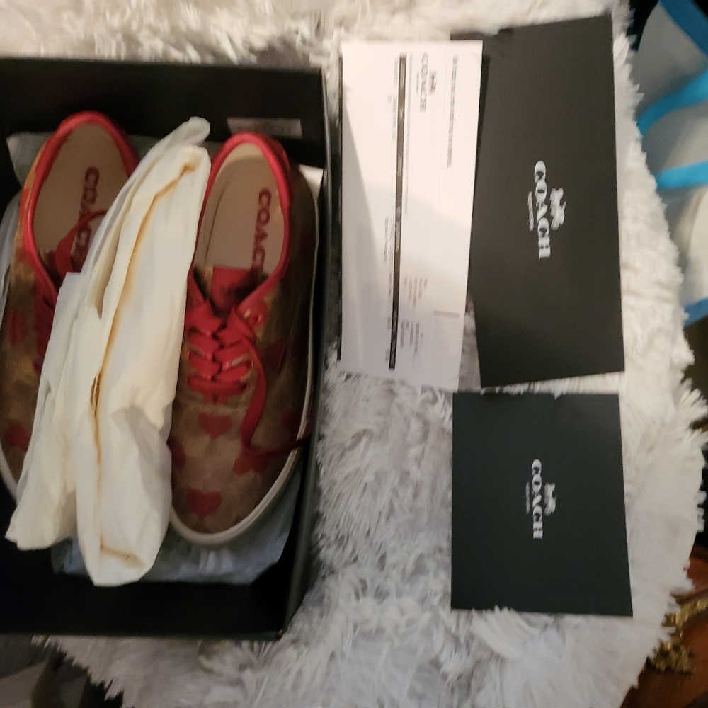 Coach Citisole coated C Heart Print 8.5 - Picture 4 of 8
